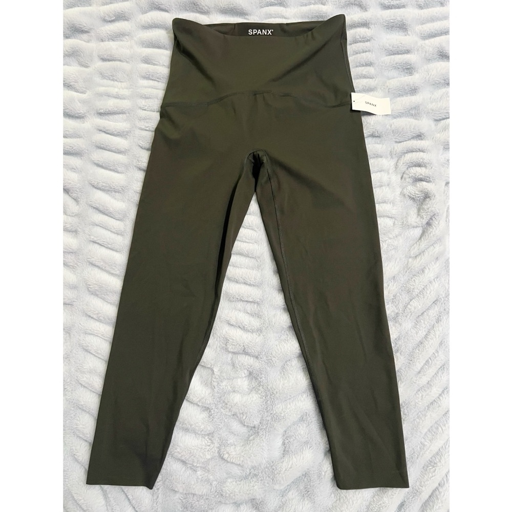Spanx Booty Boost 7/8 Leggings in Essex Green